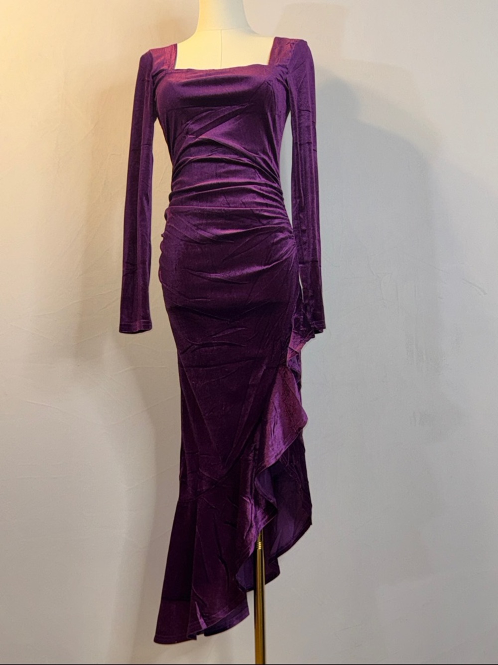 Square-Neck Velvet Long-Sleeve Midi Dress in Plum